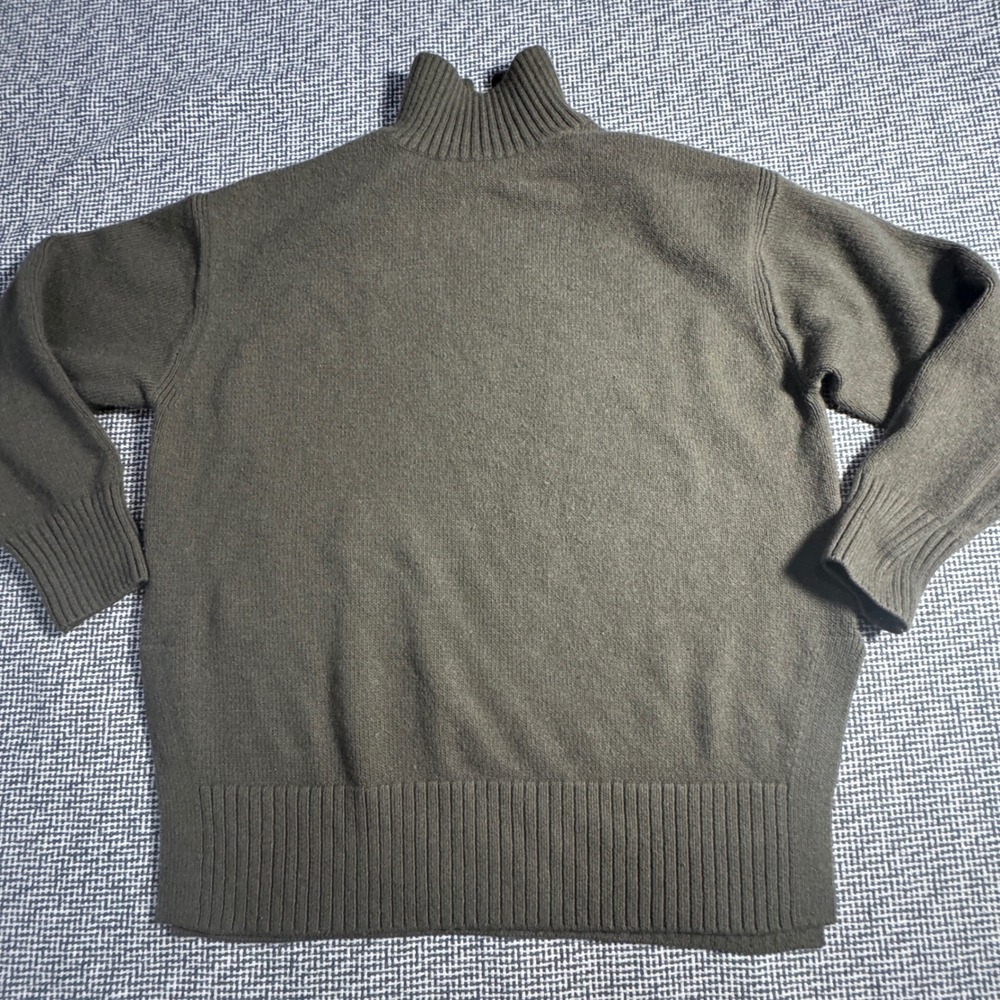 HM Womens Olive Green Mock Neck Split Back Knit Sweater Size Medium Relaxed Fit